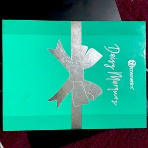 Daisy Marquez by cosmetics palette